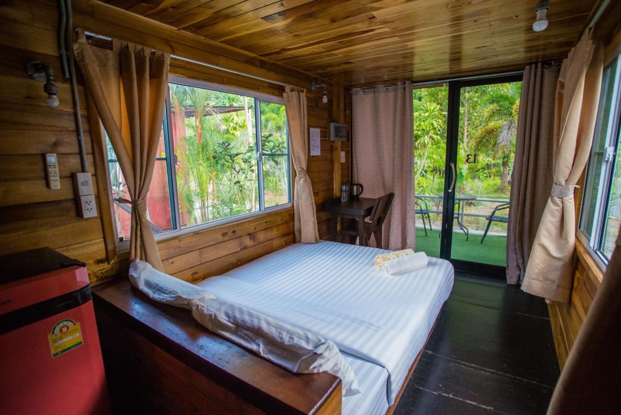 The Camper Lodge Khao Sok Ban Bang Bon Buitenkant foto